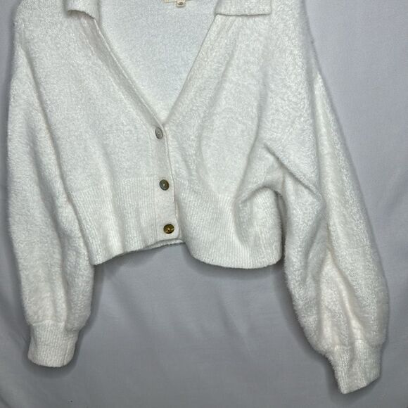 L.A Hearts/PacSun Fluffy White Three Button Cardigan. Size XS. - Picture 3 of 9